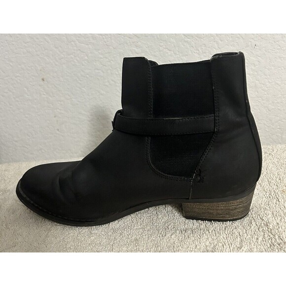 Diba Womens 6 1/2 Black Slip On 1" Heels and Ankle Boots with Buckle for looks - Picture 6 of 12